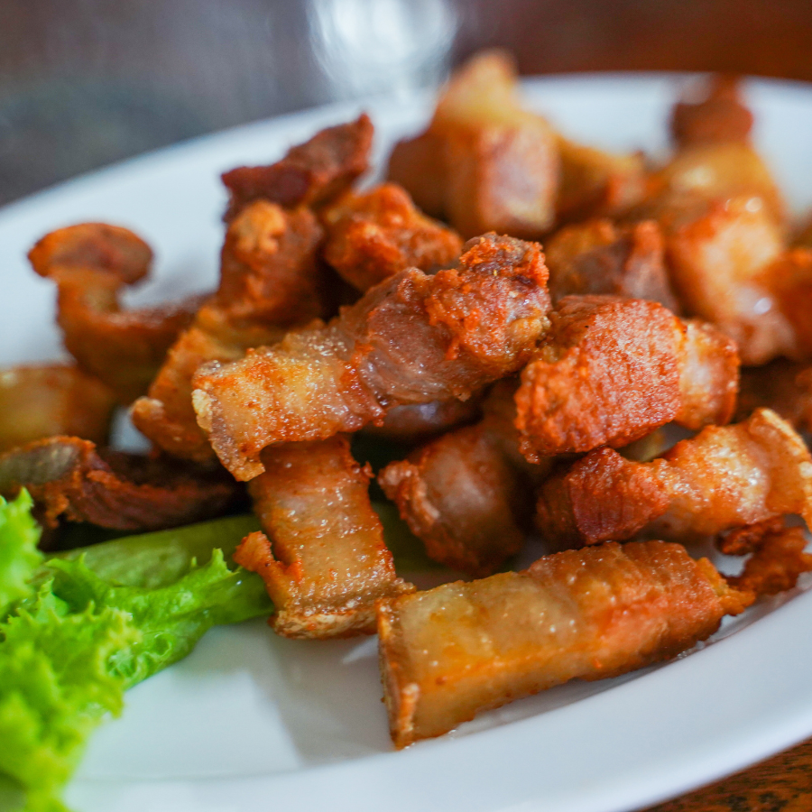 เมนูอาหารคีโต หมูสามชั้นทอดน้ำปลา
